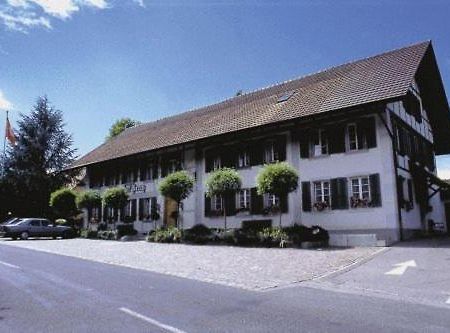 Gasthof Kreuz Mühledorf Exterior foto
